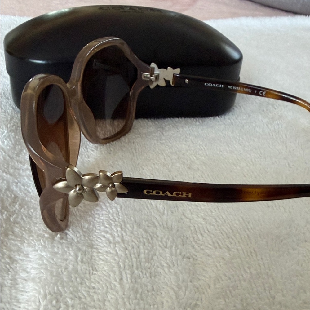Coach Tortoise Shell Sunglasses - Picture 3 of 4